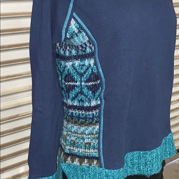 Kaisley size small sweatshirt with knit sides - Picture 5 of 8